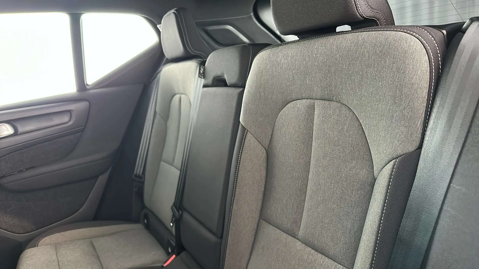 2023 VOLVO XC40 2023 VOLVO XC40