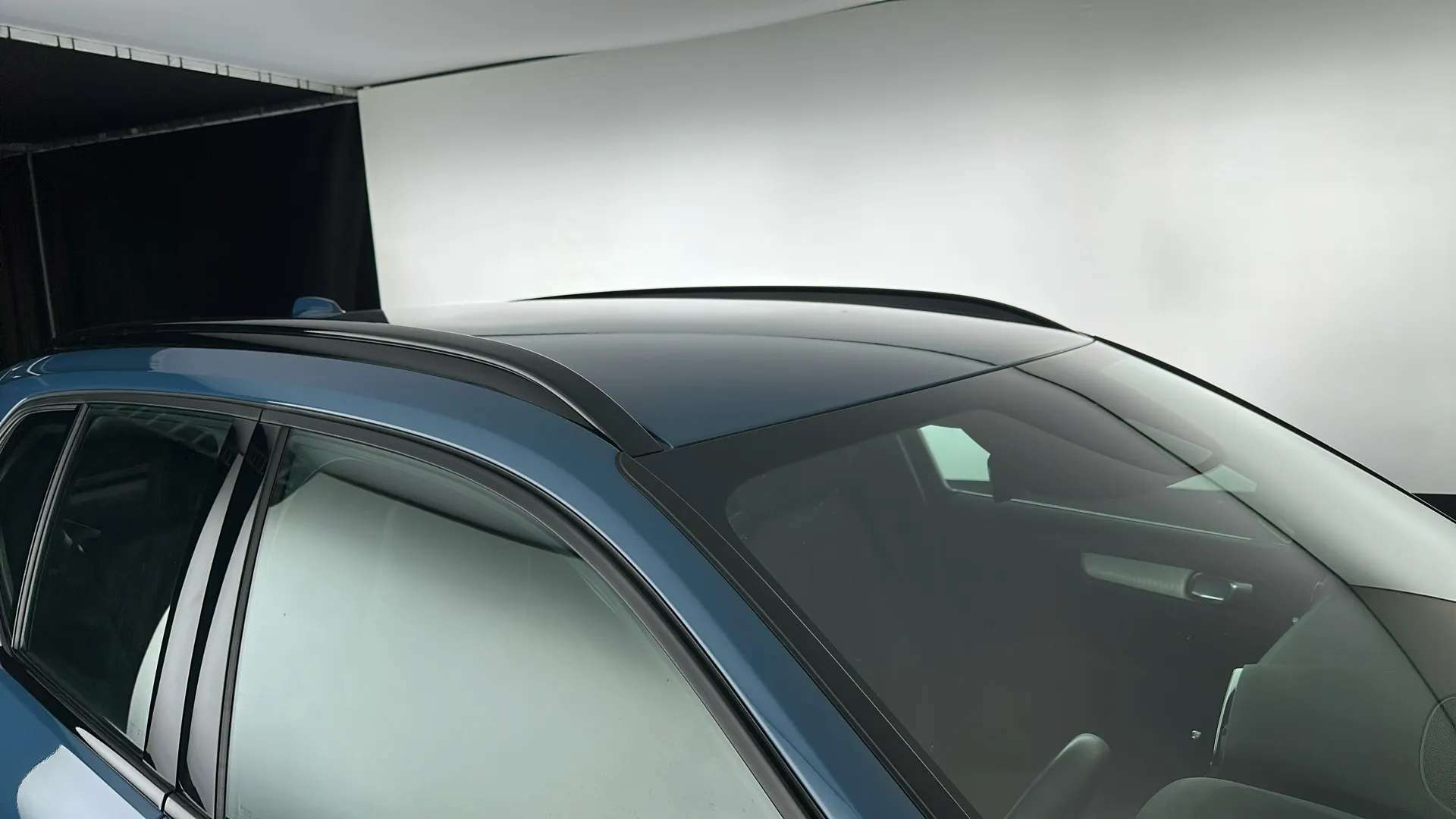 2023 VOLVO XC40 2023 VOLVO XC40