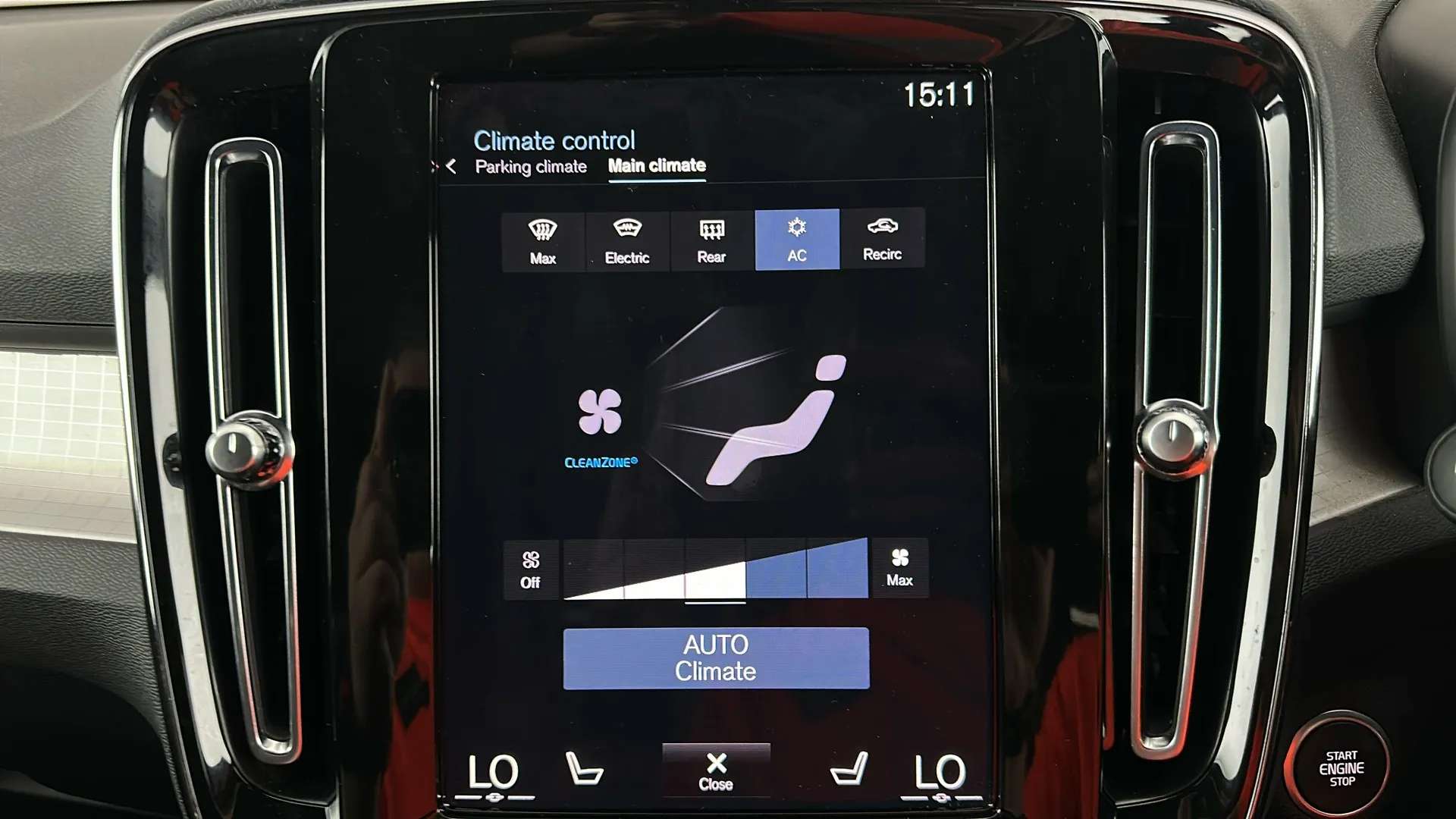 2023 VOLVO XC40 2023 VOLVO XC40
