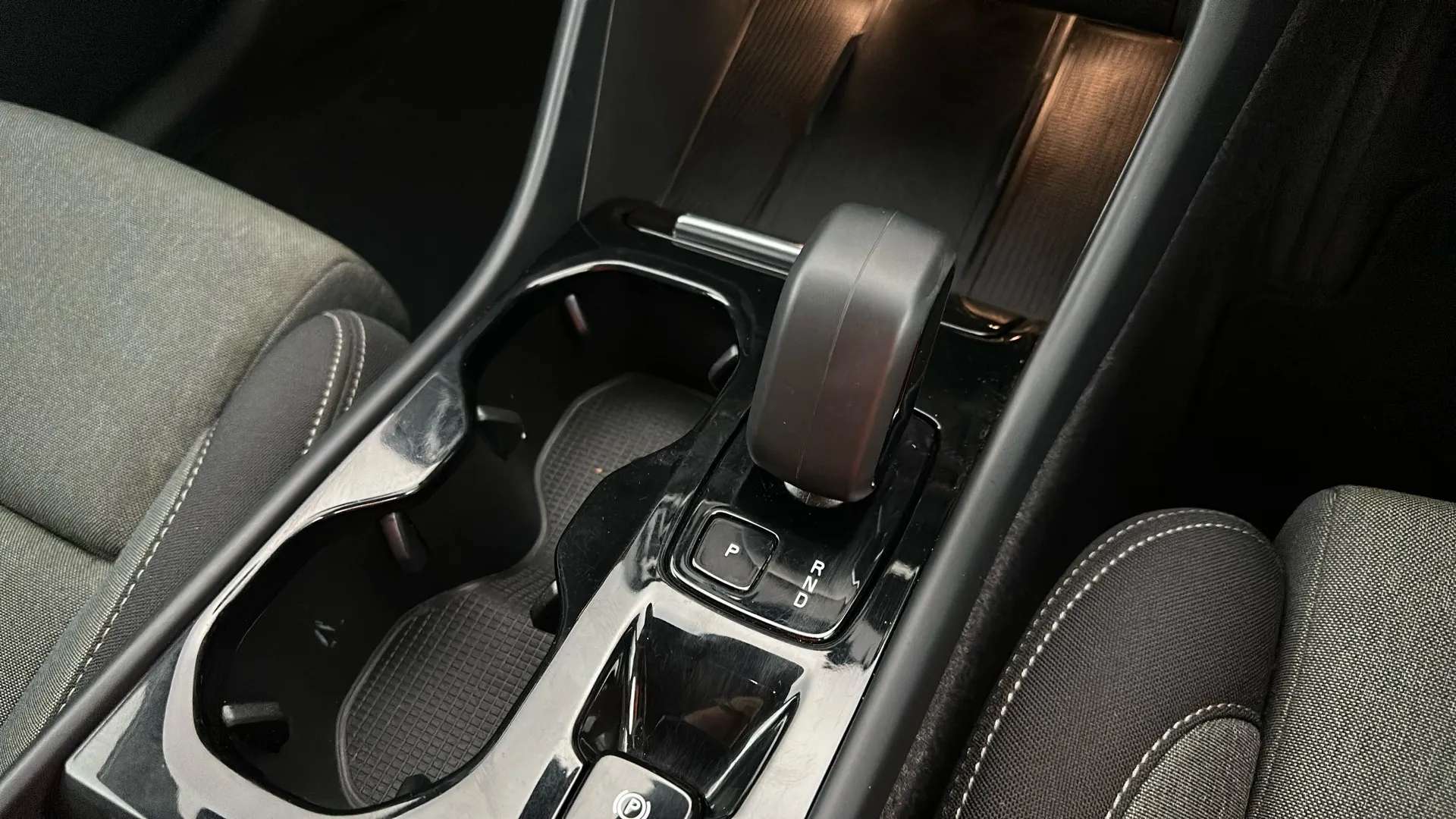2023 VOLVO XC40 2023 VOLVO XC40