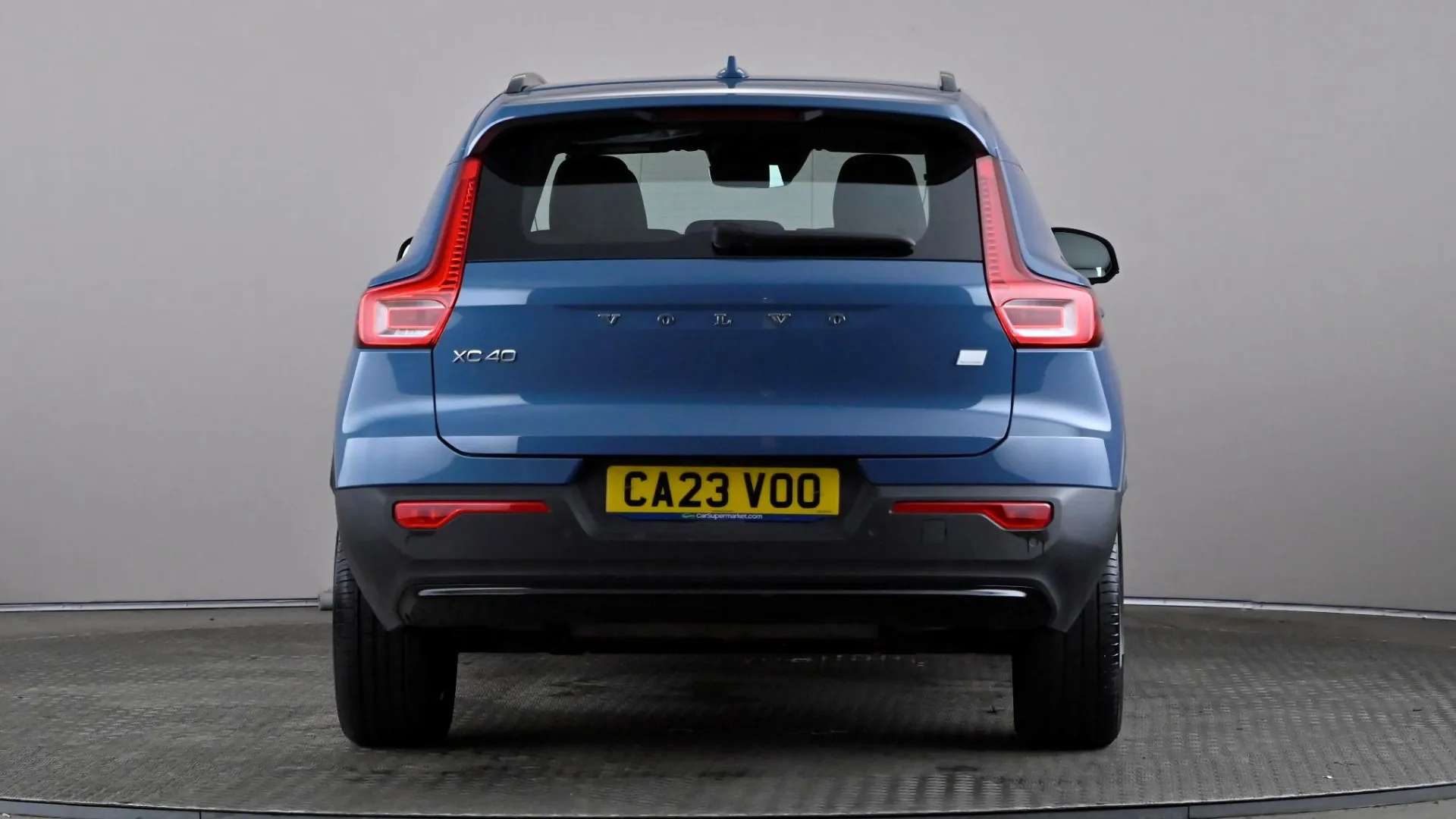 2023 VOLVO XC40 2023 VOLVO XC40