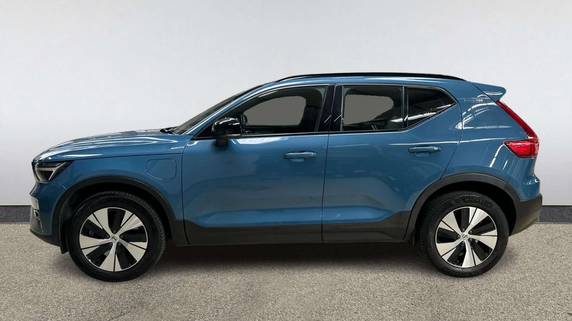A 2023 VOLVO XC40 1.5 T4 Recharge PHEV Plus Dark Auto A 2023 VOLVO XC40 1.5 T4 Recharge PHEV Plus Dark Auto