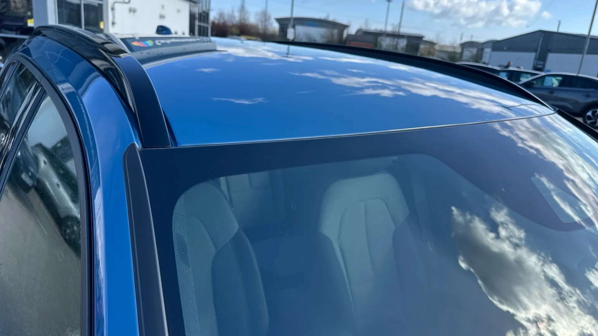 2023 VOLVO XC40 2023 VOLVO XC40