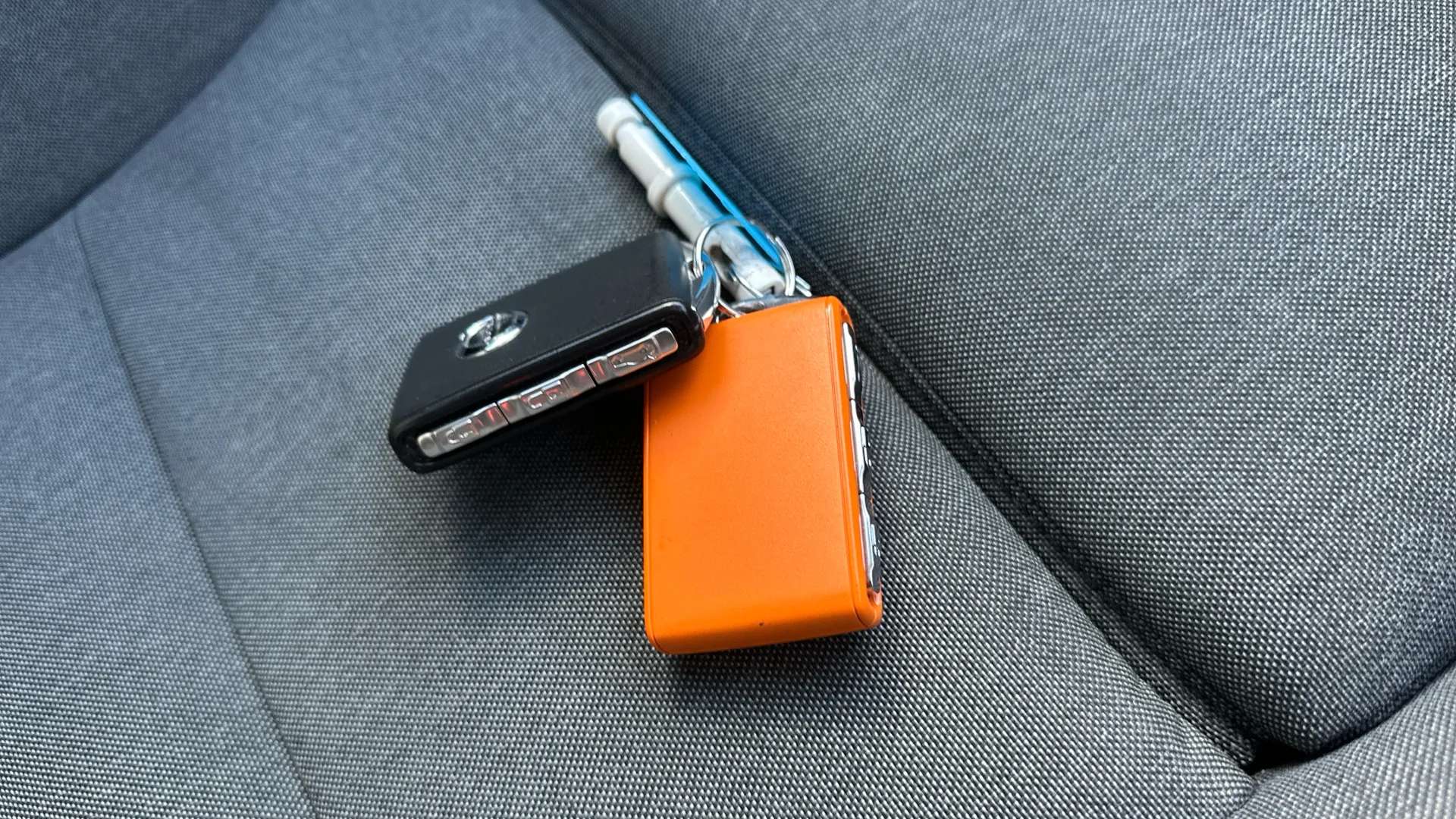 2023 VOLVO XC40 2023 VOLVO XC40