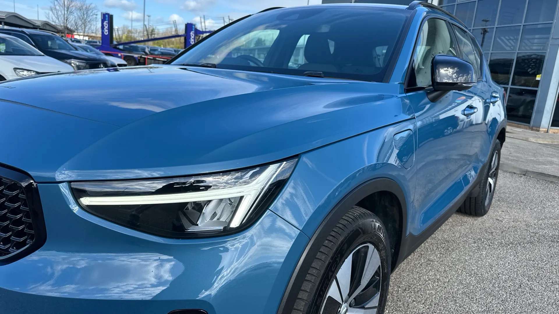 2023 VOLVO XC40 2023 VOLVO XC40