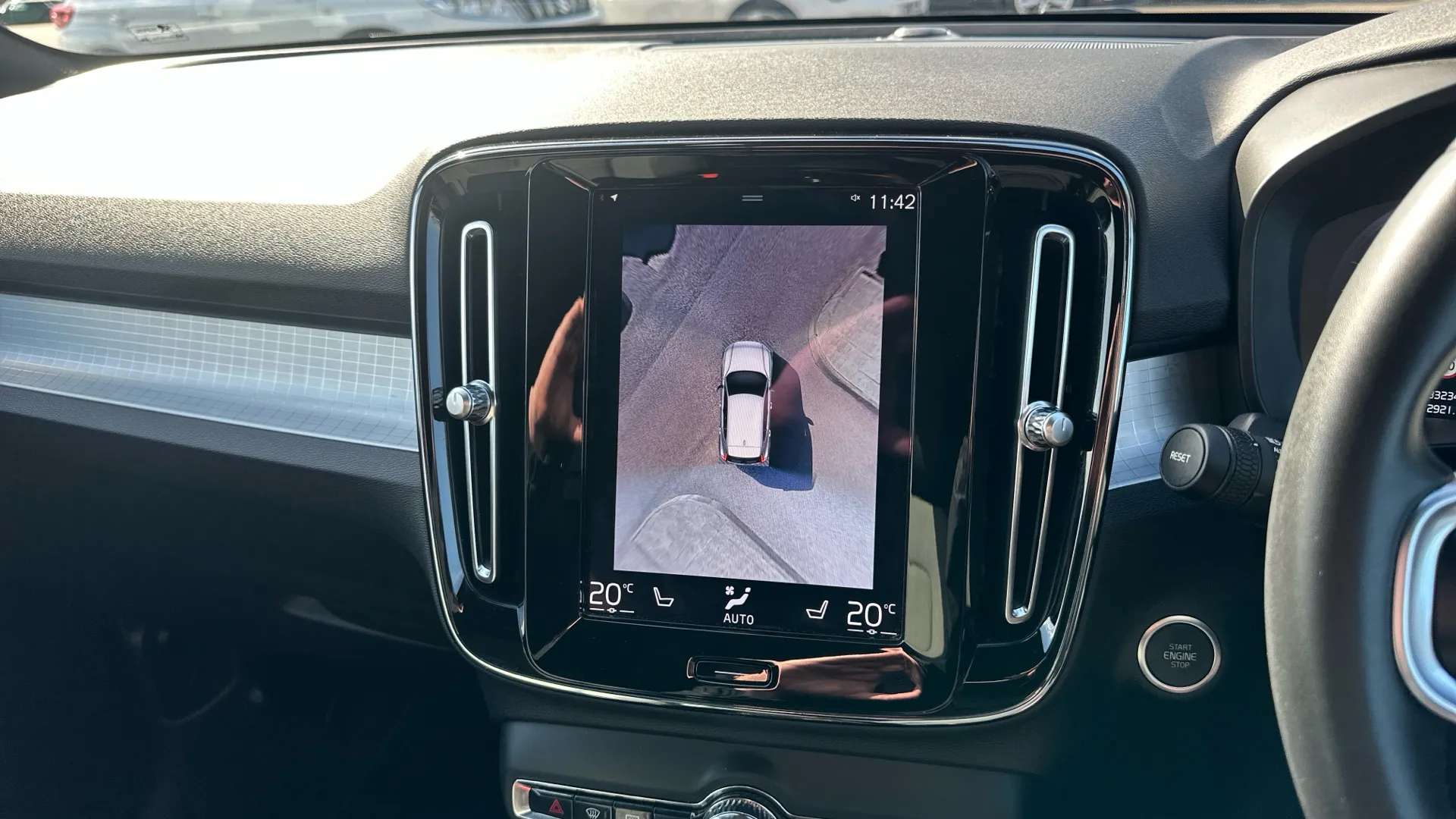 2023 VOLVO XC40 2023 VOLVO XC40