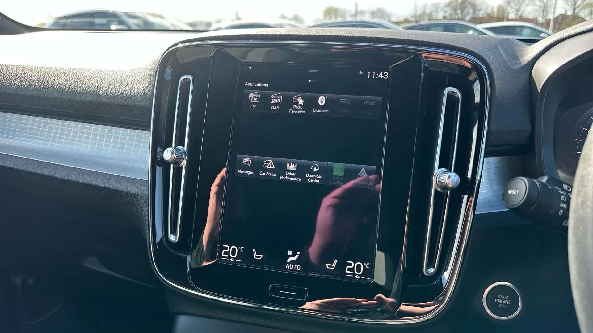 2023 VOLVO XC40 2023 VOLVO XC40