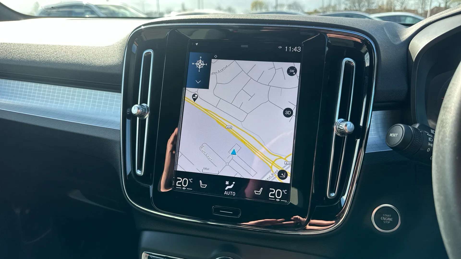 2023 VOLVO XC40 2023 VOLVO XC40