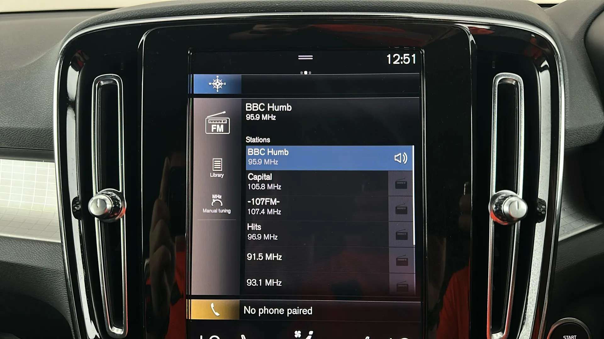 2023 VOLVO XC40 2023 VOLVO XC40