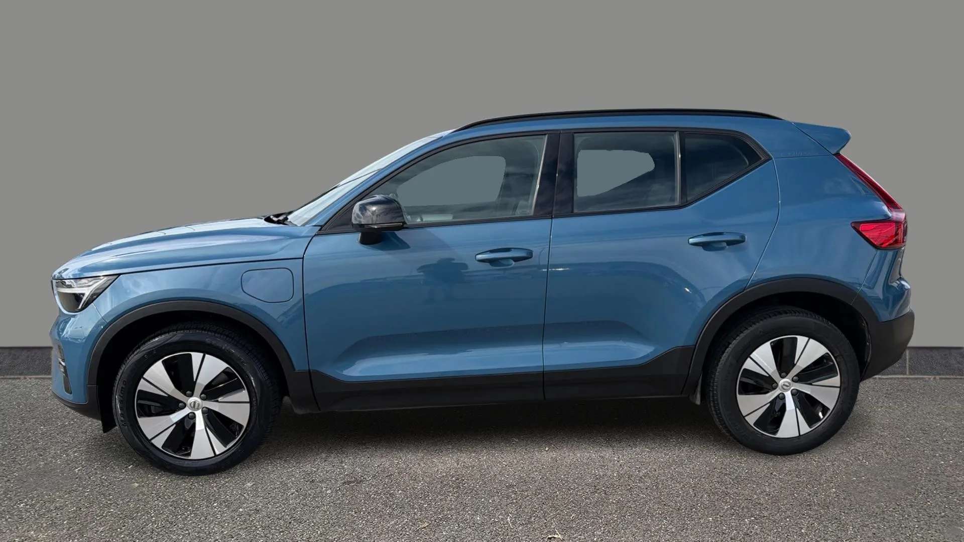 A 2023 VOLVO XC40 1.5 T4 Recharge PHEV Plus Dark Auto A 2023 VOLVO XC40 1.5 T4 Recharge PHEV Plus Dark Auto