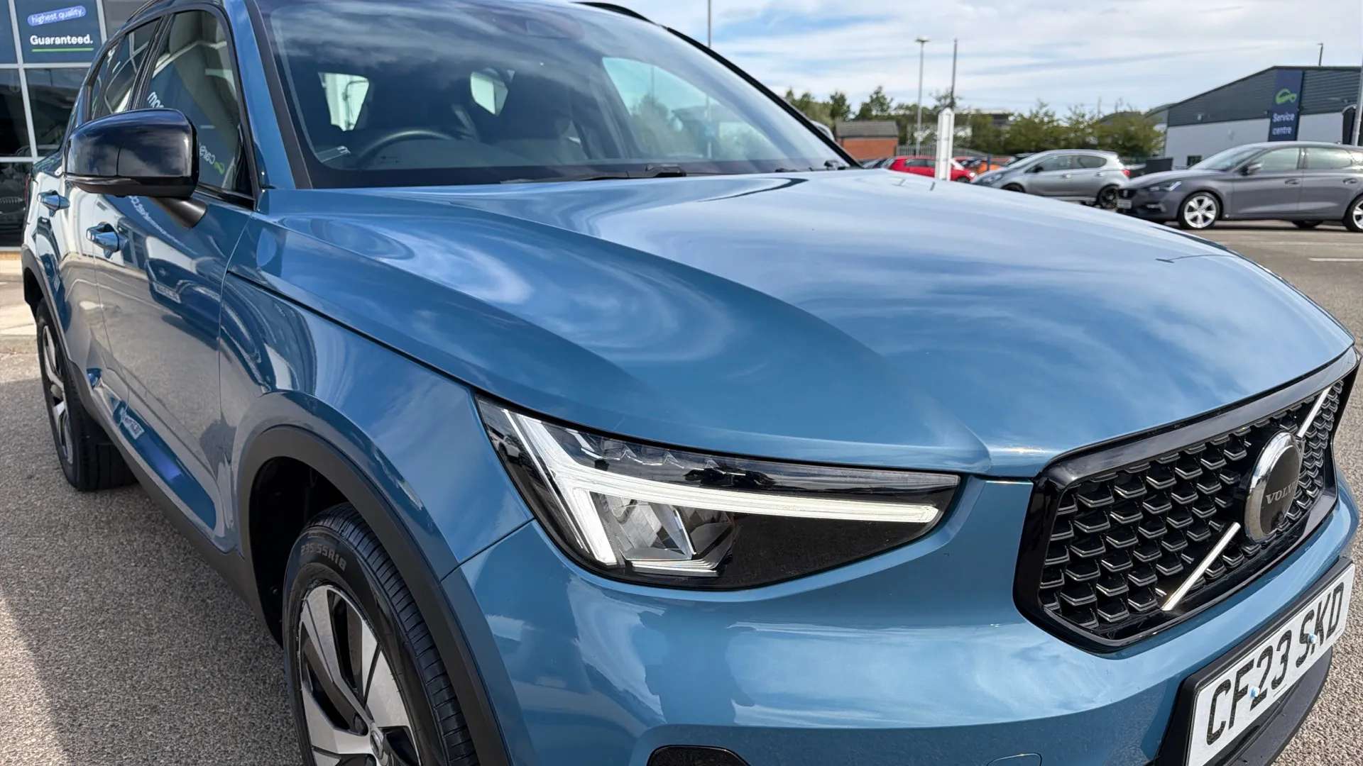 2023 VOLVO XC40 2023 VOLVO XC40