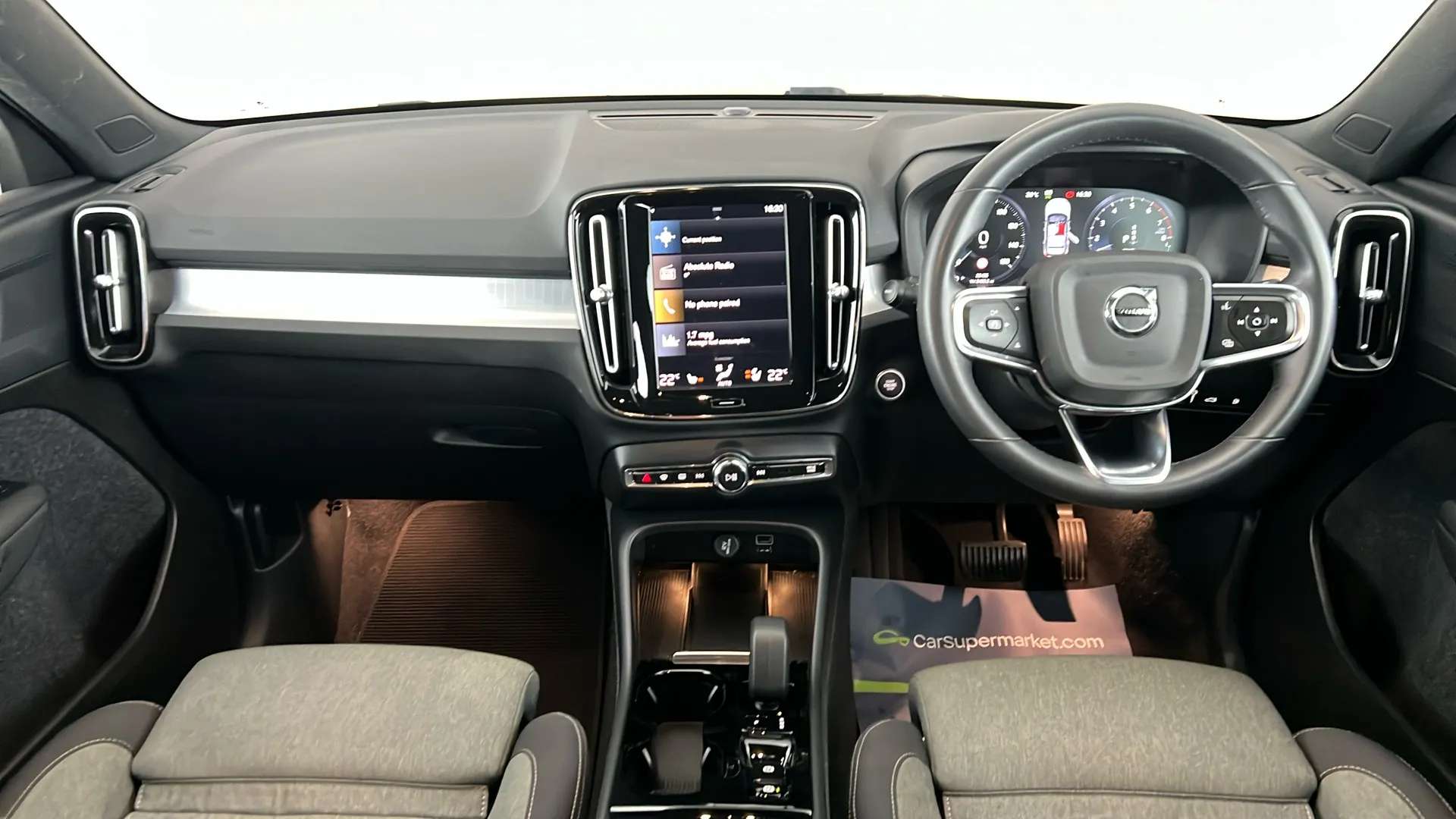 2023 VOLVO XC40 2023 VOLVO XC40