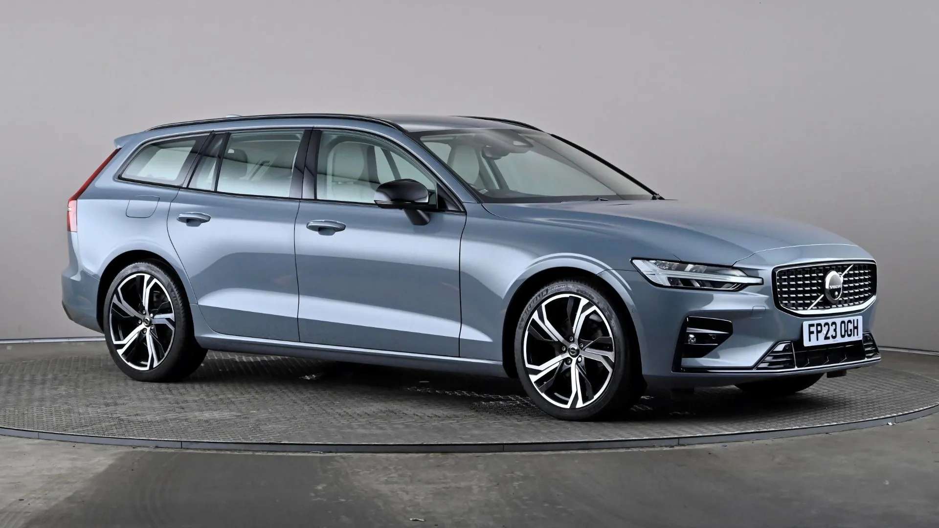2023 VOLVO V60 2023 VOLVO V60