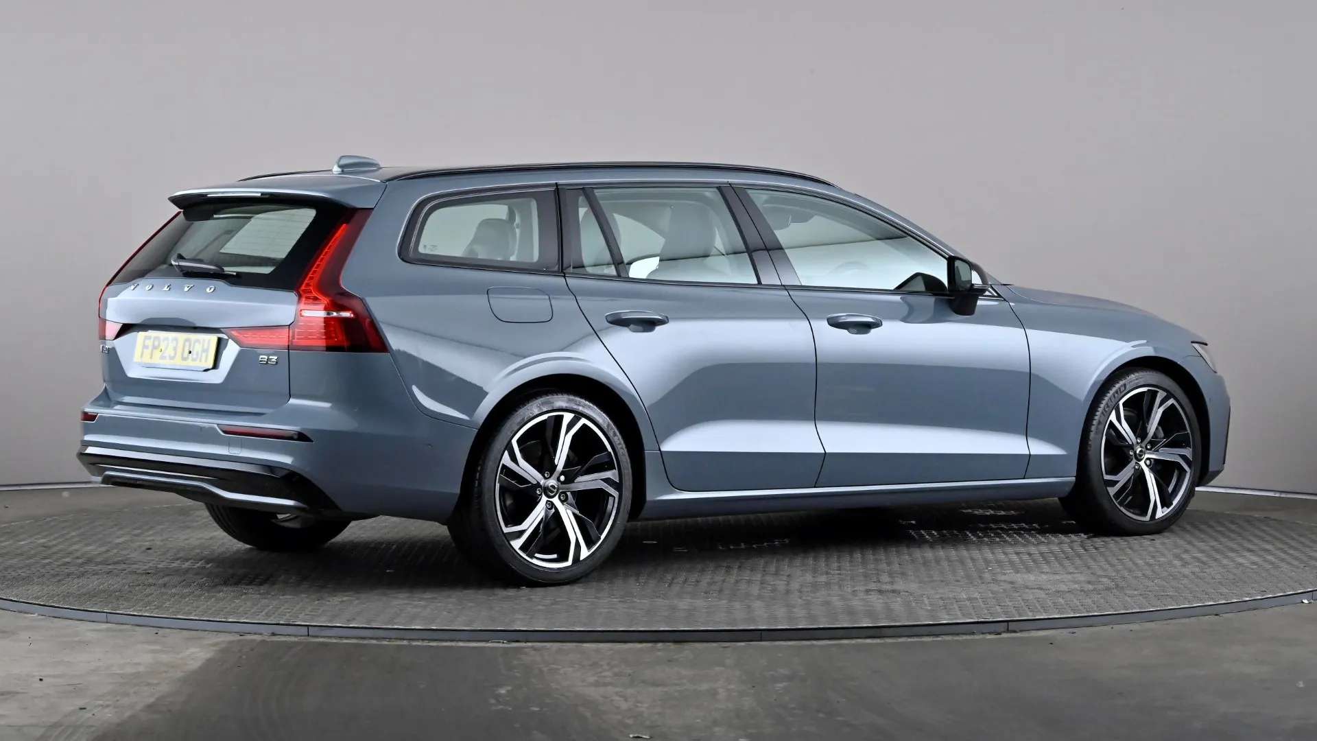 2023 VOLVO V60 2023 VOLVO V60