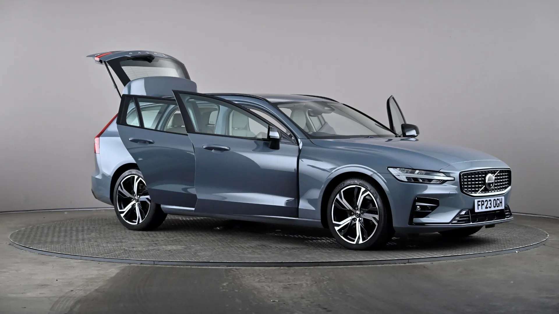 2023 VOLVO V60 2023 VOLVO V60