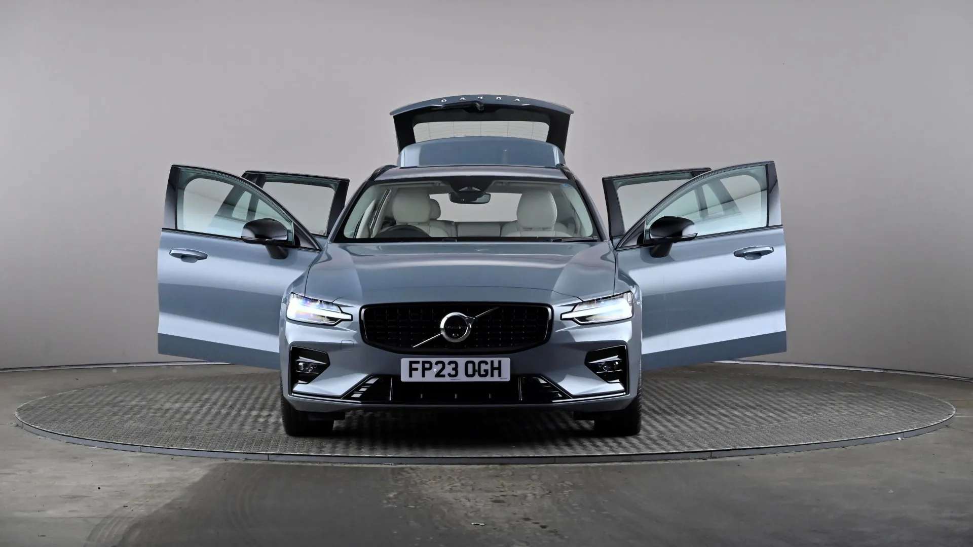 2023 VOLVO V60 2023 VOLVO V60