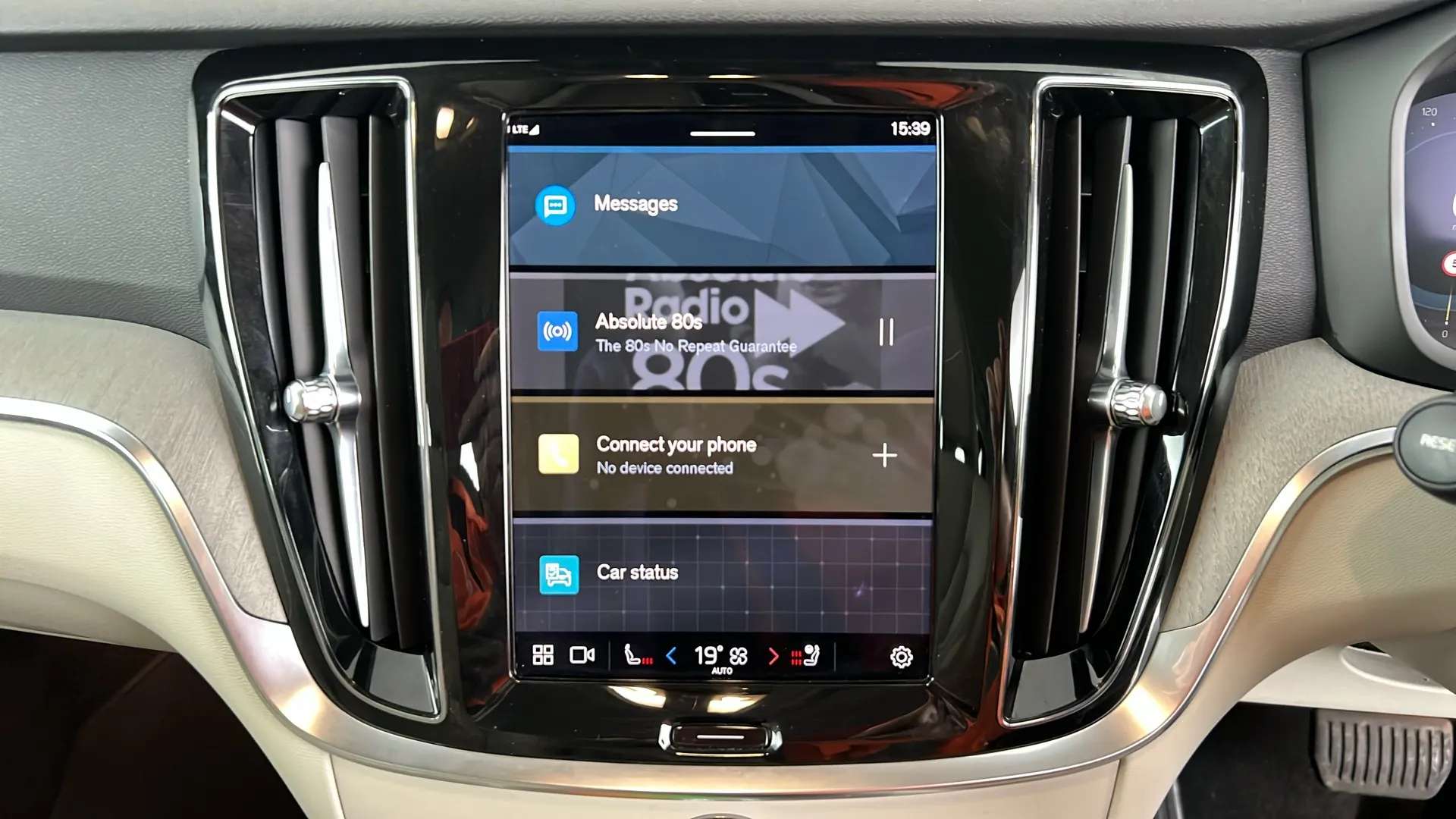 2023 VOLVO V60 2023 VOLVO V60