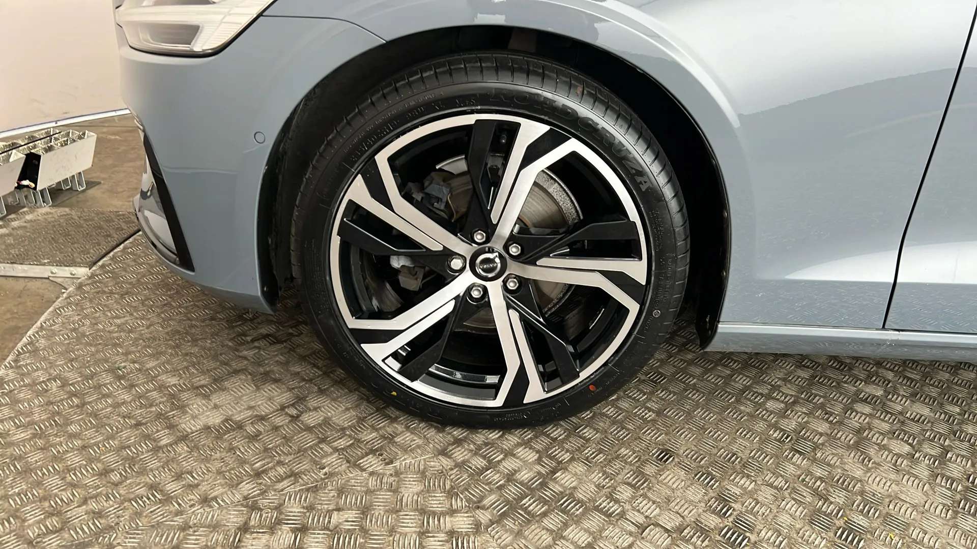 2023 VOLVO V60 2023 VOLVO V60