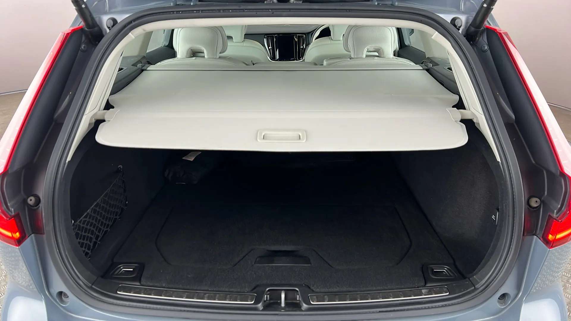 2023 VOLVO V60 2023 VOLVO V60