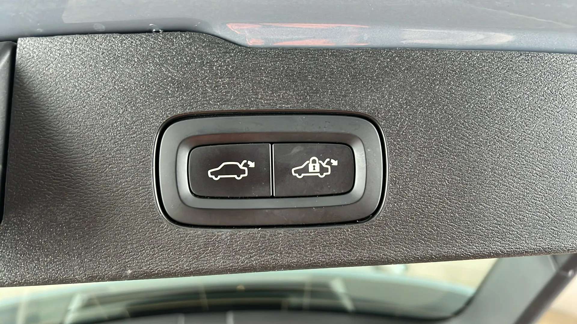 2023 VOLVO V60 2023 VOLVO V60