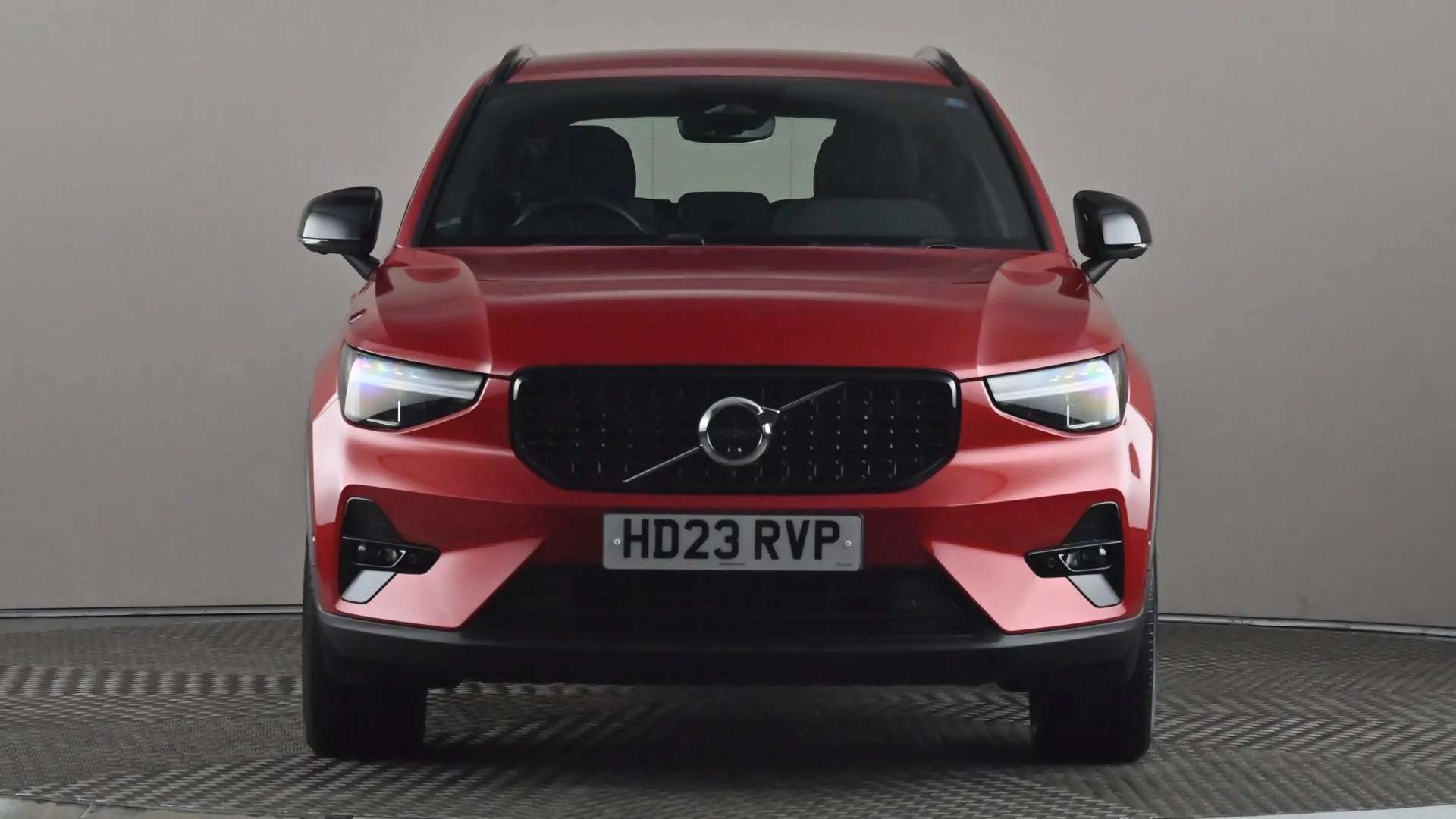A 2023 VOLVO XC40 2.0 B3P Plus Dark Auto A 2023 VOLVO XC40 2.0 B3P Plus Dark Auto