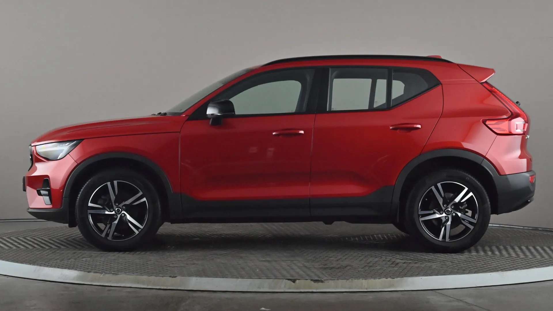 A 2023 VOLVO XC40 2.0 B3P Plus Dark Auto A 2023 VOLVO XC40 2.0 B3P Plus Dark Auto