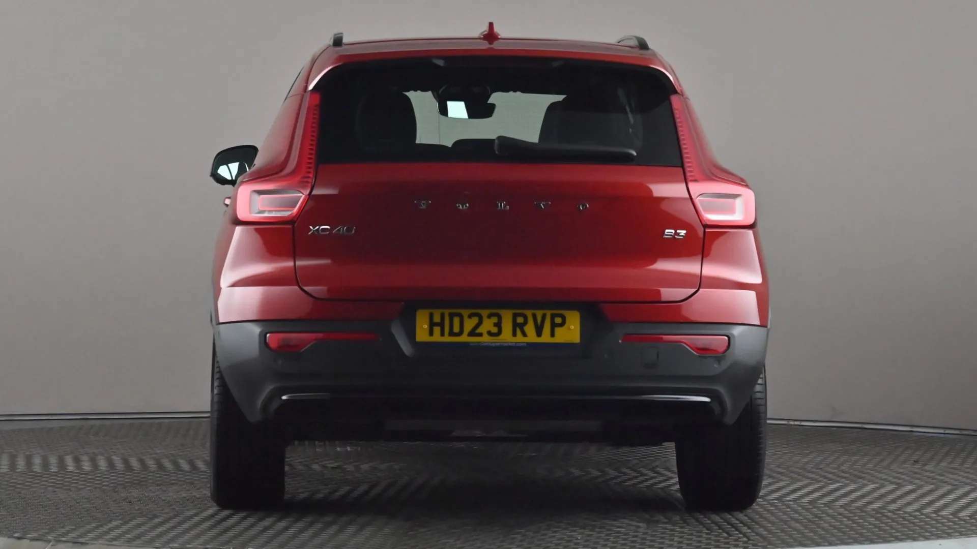 2023 VOLVO XC40 2023 VOLVO XC40