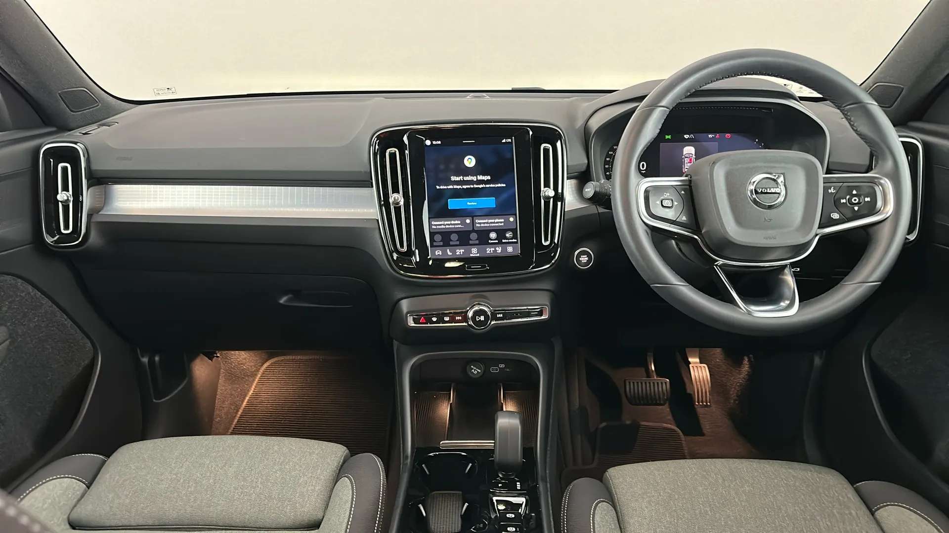 2023 VOLVO XC40 2023 VOLVO XC40