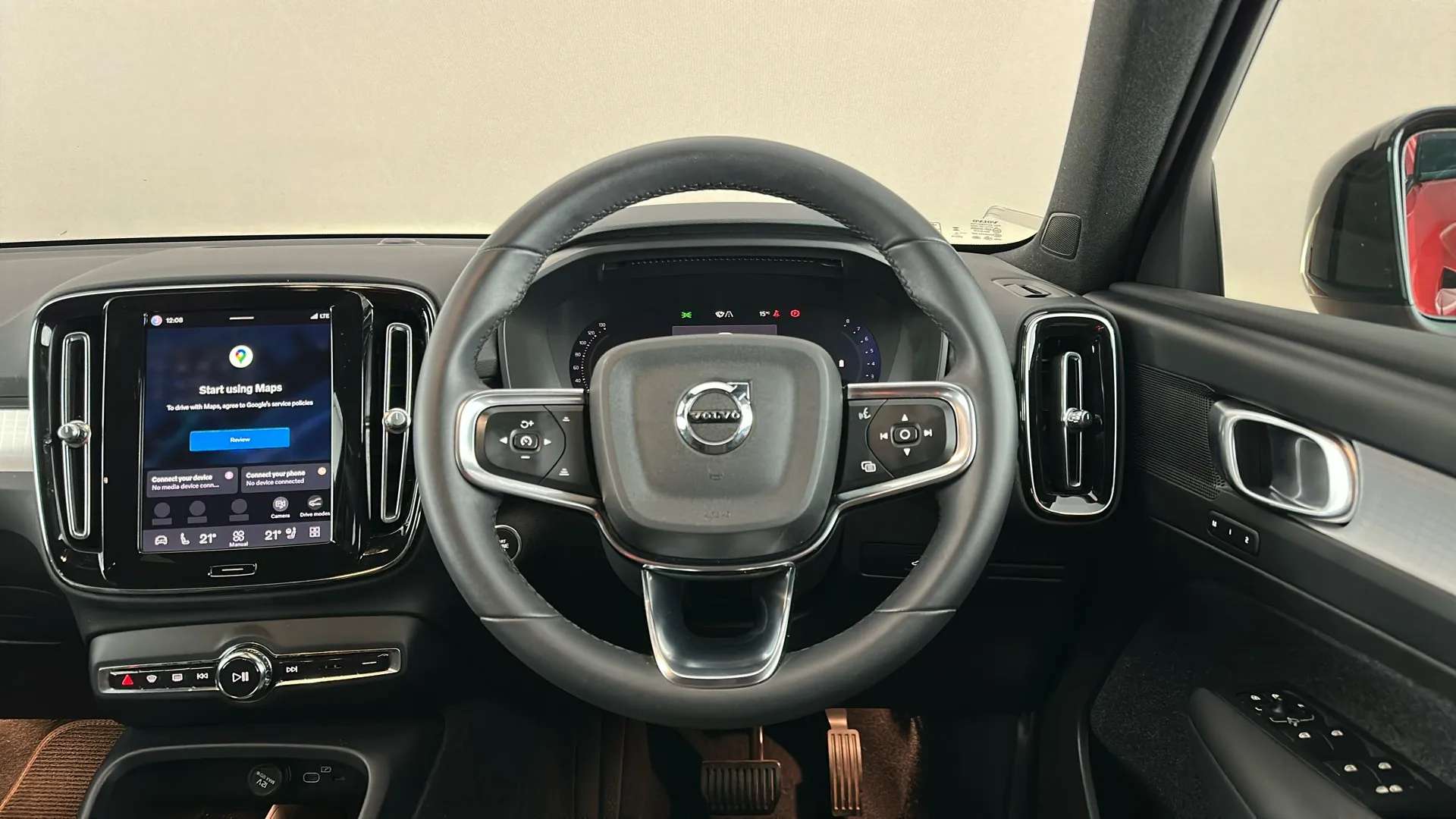 2023 VOLVO XC40 2023 VOLVO XC40