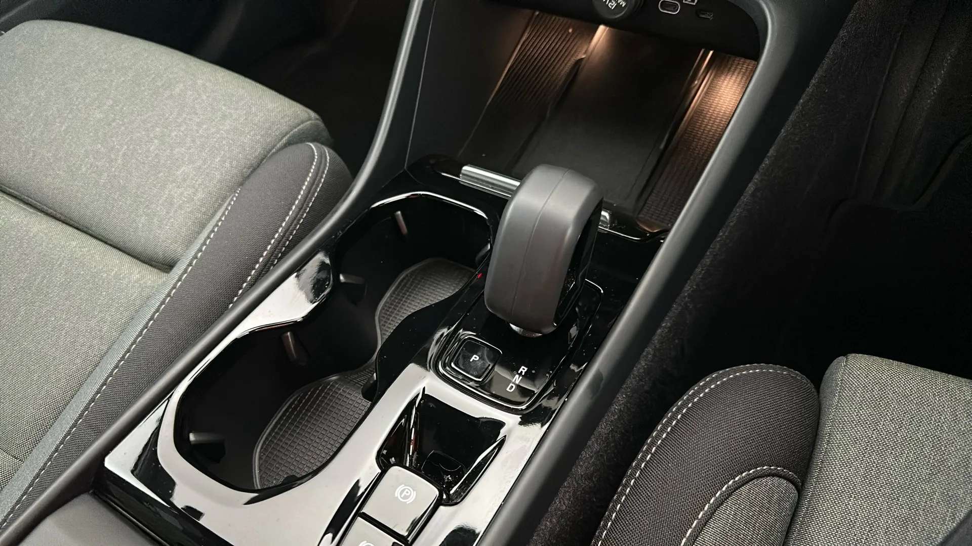 2023 VOLVO XC40 2023 VOLVO XC40