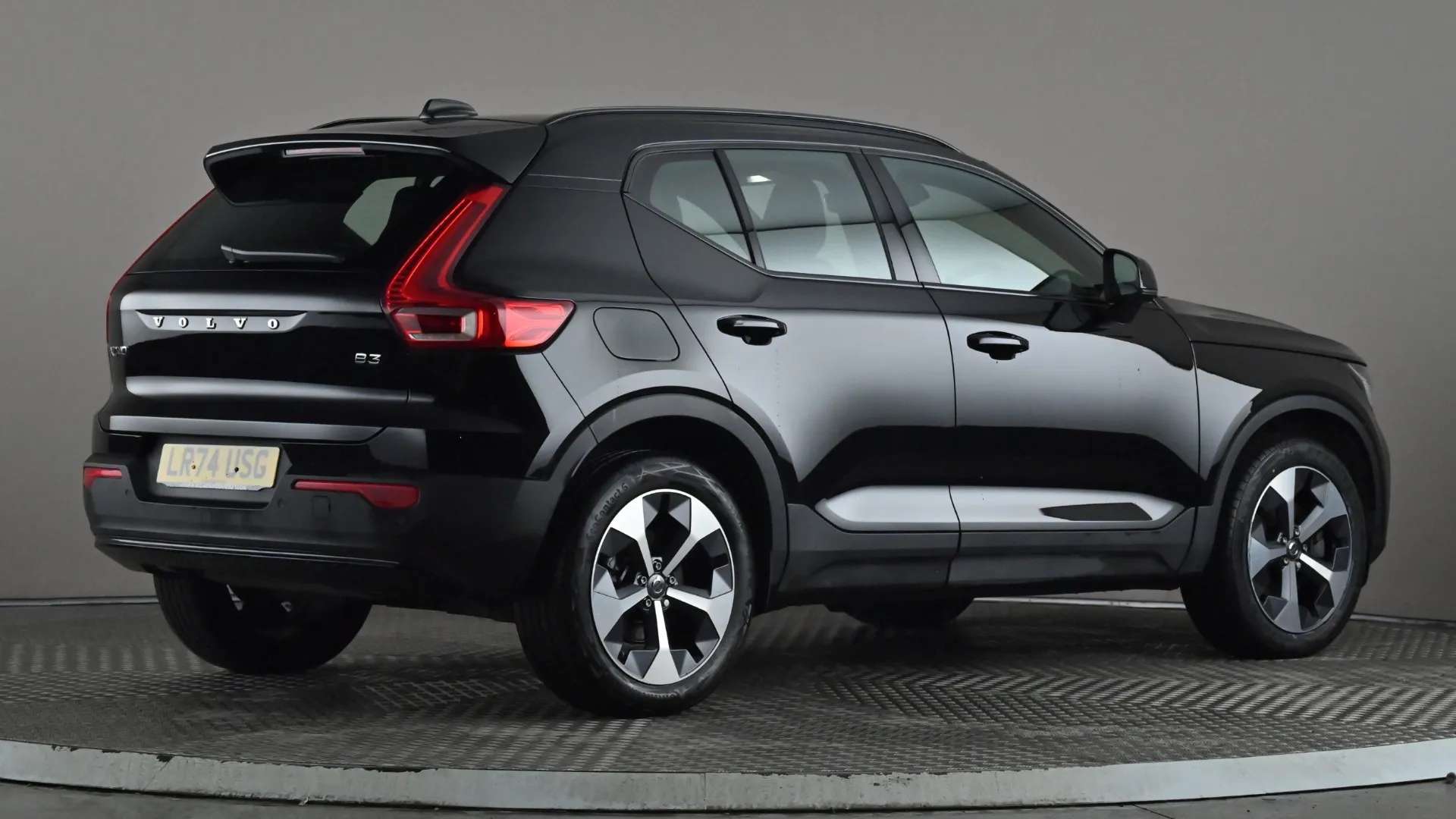 2024 VOLVO XC40 2024 VOLVO XC40