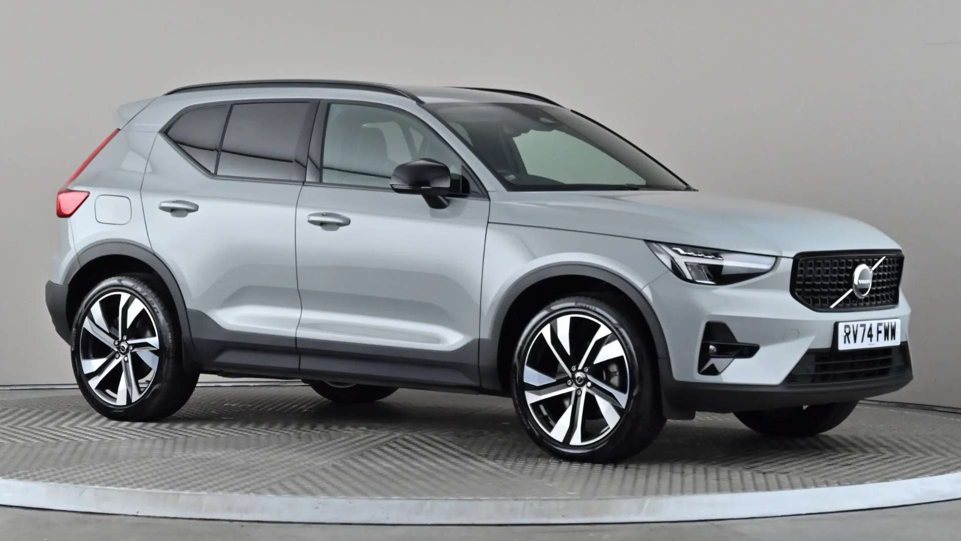A 2025 VOLVO XC40 2.0 B3P Plus Dark Auto A 2025 VOLVO XC40 2.0 B3P Plus Dark Auto
