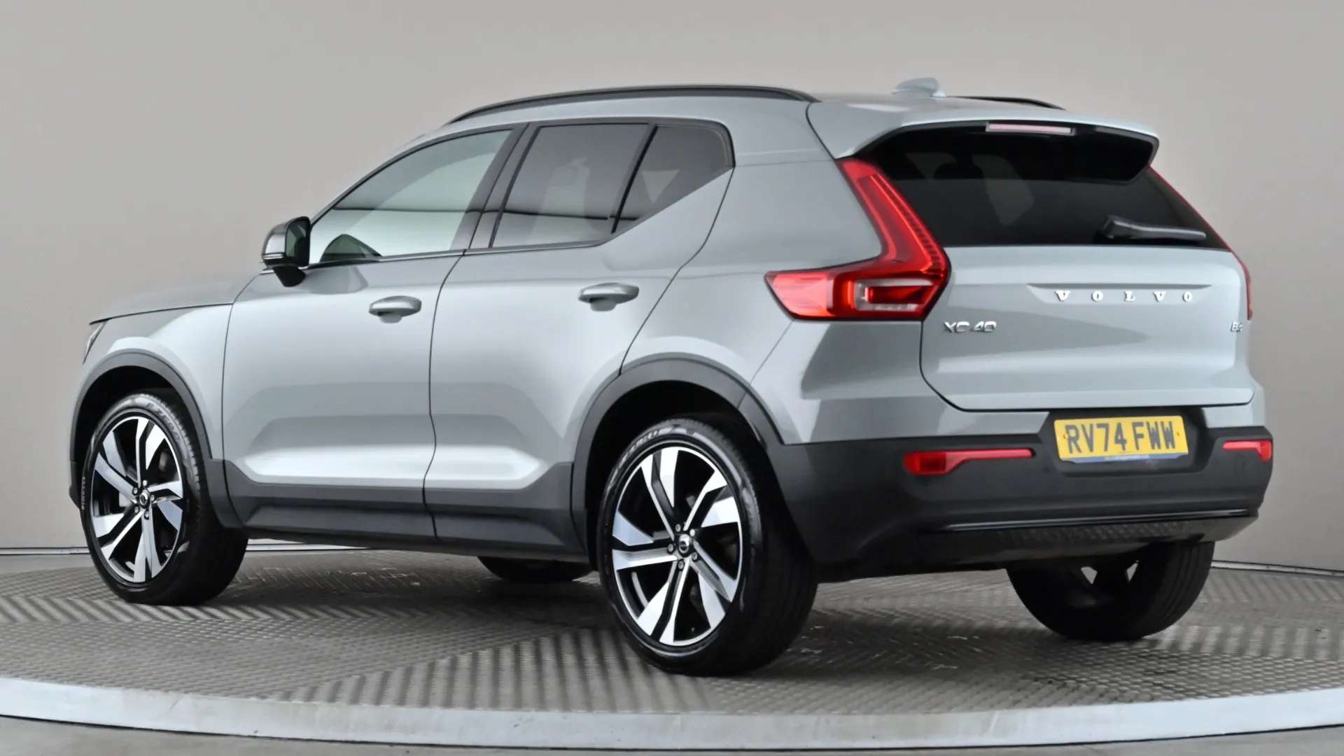 A 2025 VOLVO XC40 2.0 B3P Plus Dark Auto A 2025 VOLVO XC40 2.0 B3P Plus Dark Auto