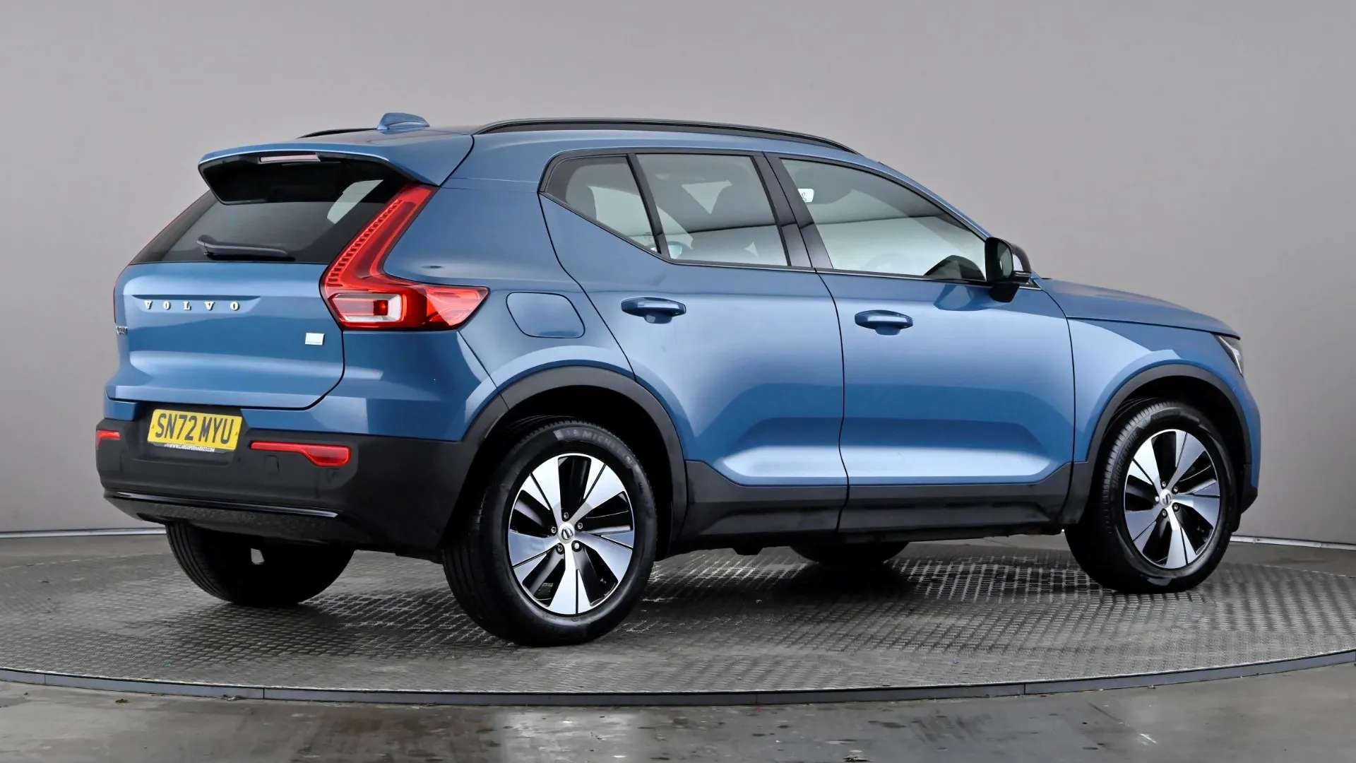 2022 VOLVO XC40 2022 VOLVO XC40