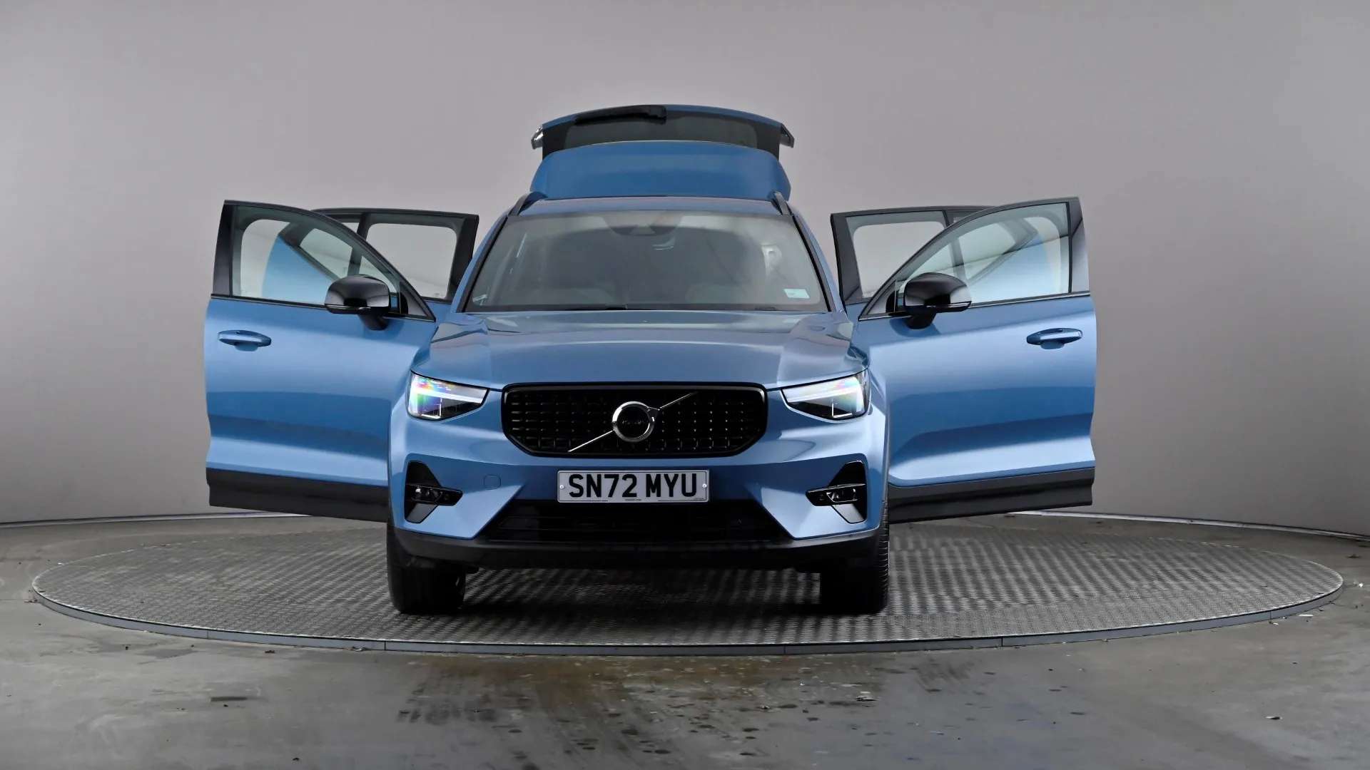 2022 VOLVO XC40 2022 VOLVO XC40