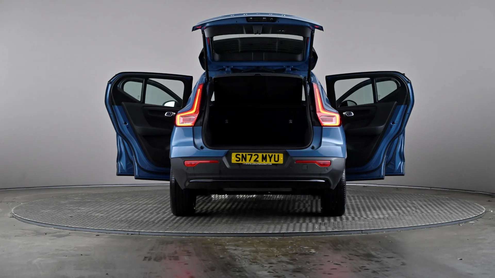 2022 VOLVO XC40 2022 VOLVO XC40