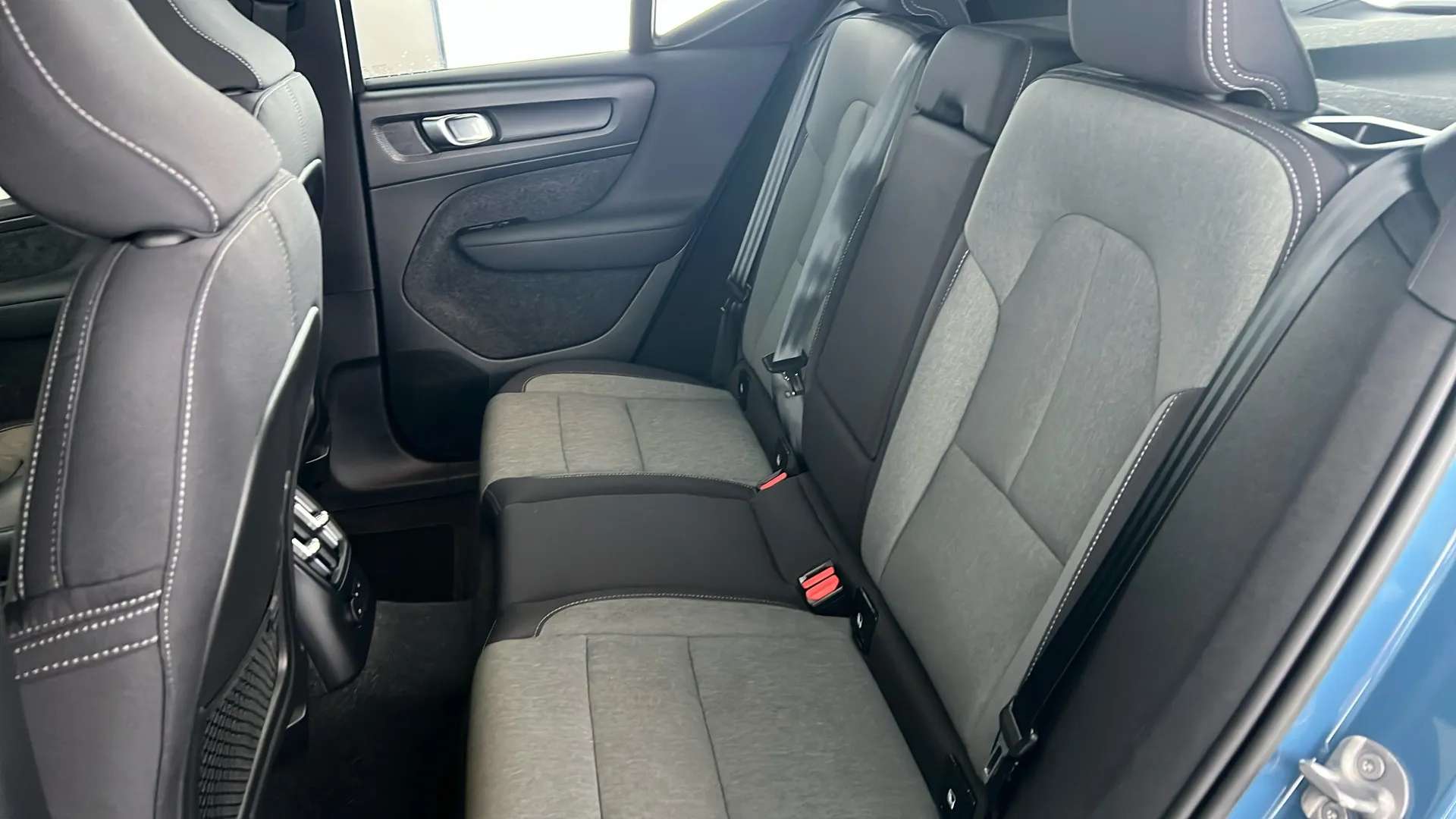 2022 VOLVO XC40 2022 VOLVO XC40