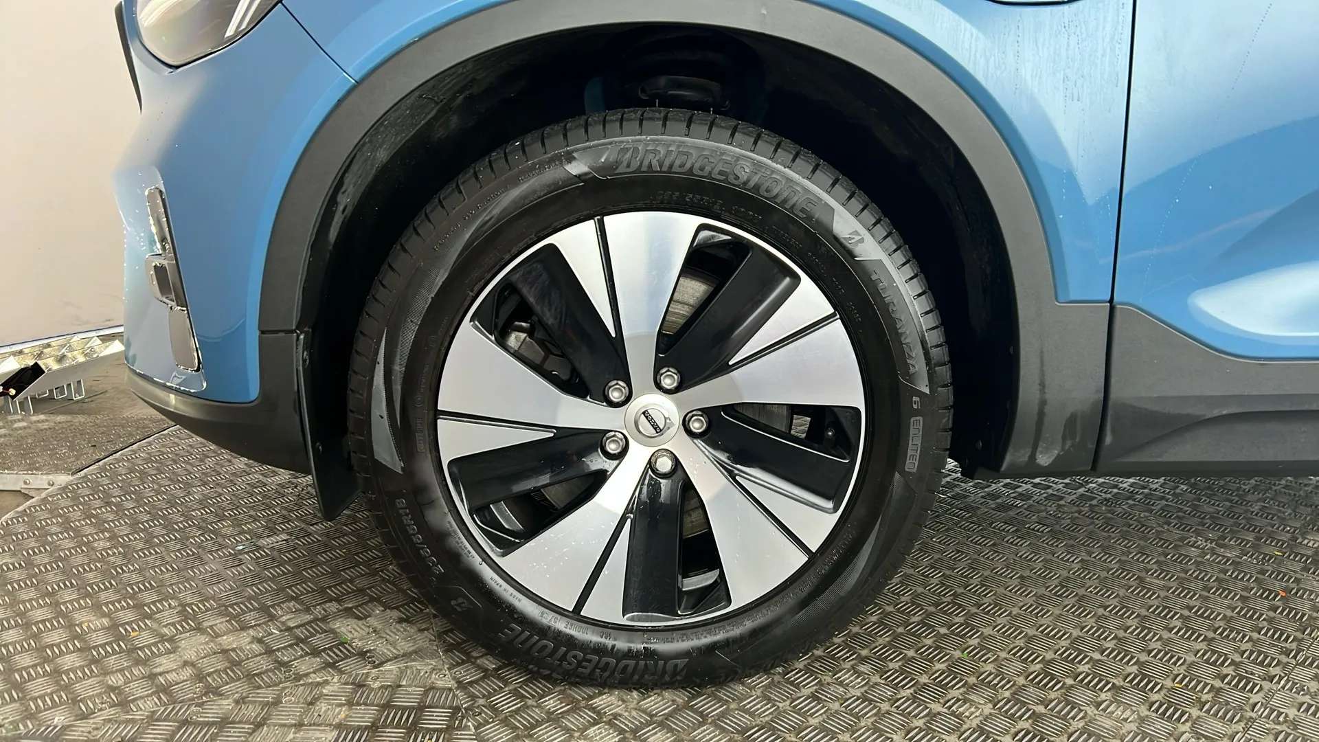 2022 VOLVO XC40 2022 VOLVO XC40