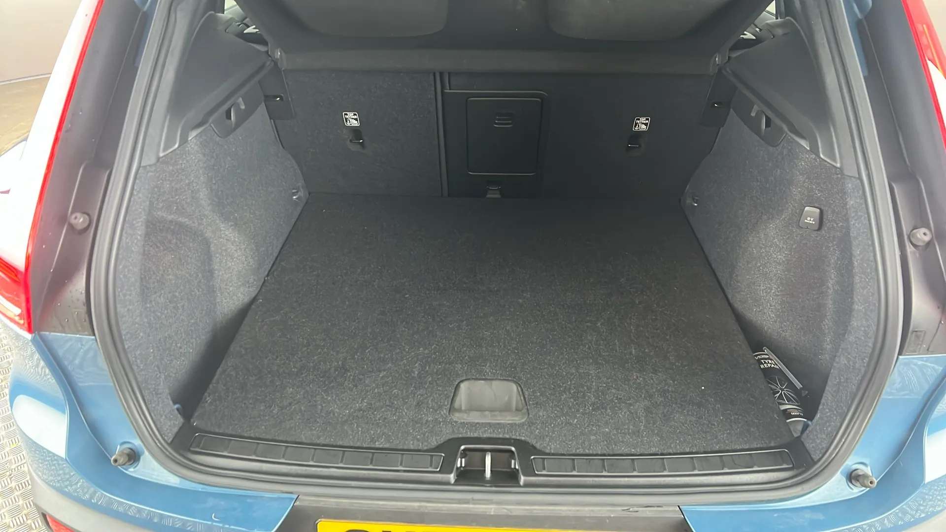 2022 VOLVO XC40 2022 VOLVO XC40