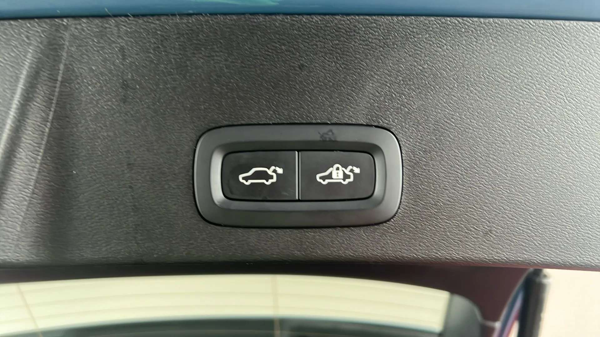 2022 VOLVO XC40 2022 VOLVO XC40