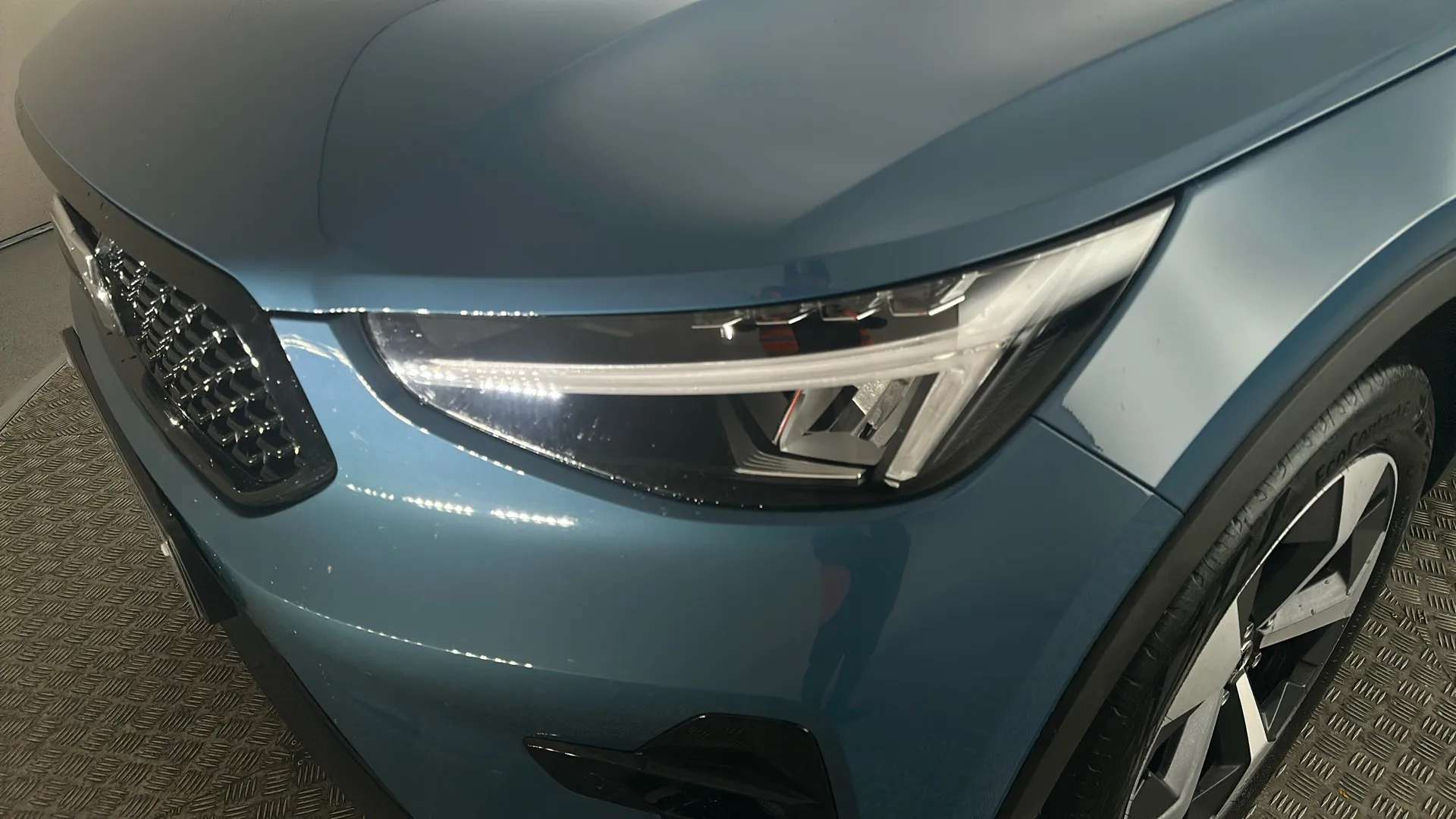 2024 VOLVO XC40 2024 VOLVO XC40