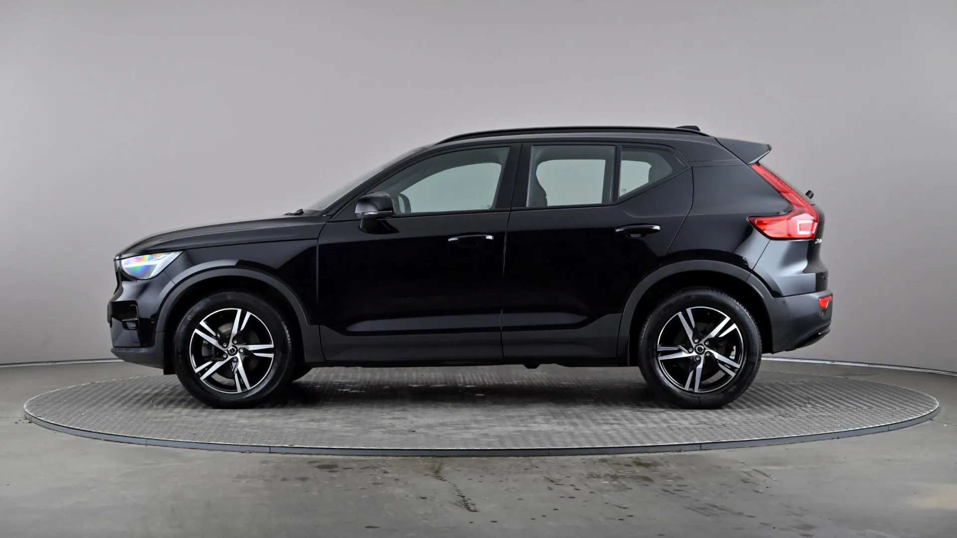 A 2023 VOLVO XC40 2.0 B3P Plus Dark Auto A 2023 VOLVO XC40 2.0 B3P Plus Dark Auto