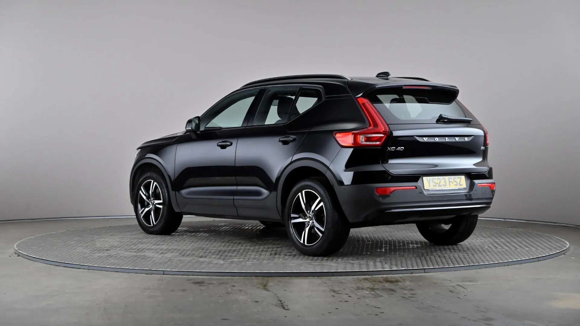 A 2023 VOLVO XC40 2.0 B3P Plus Dark Auto A 2023 VOLVO XC40 2.0 B3P Plus Dark Auto