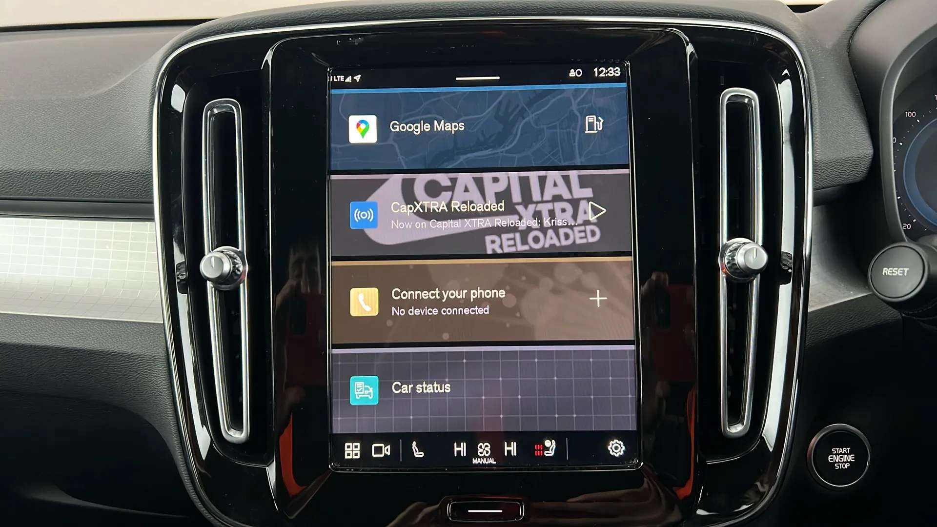 2023 VOLVO XC40 2023 VOLVO XC40