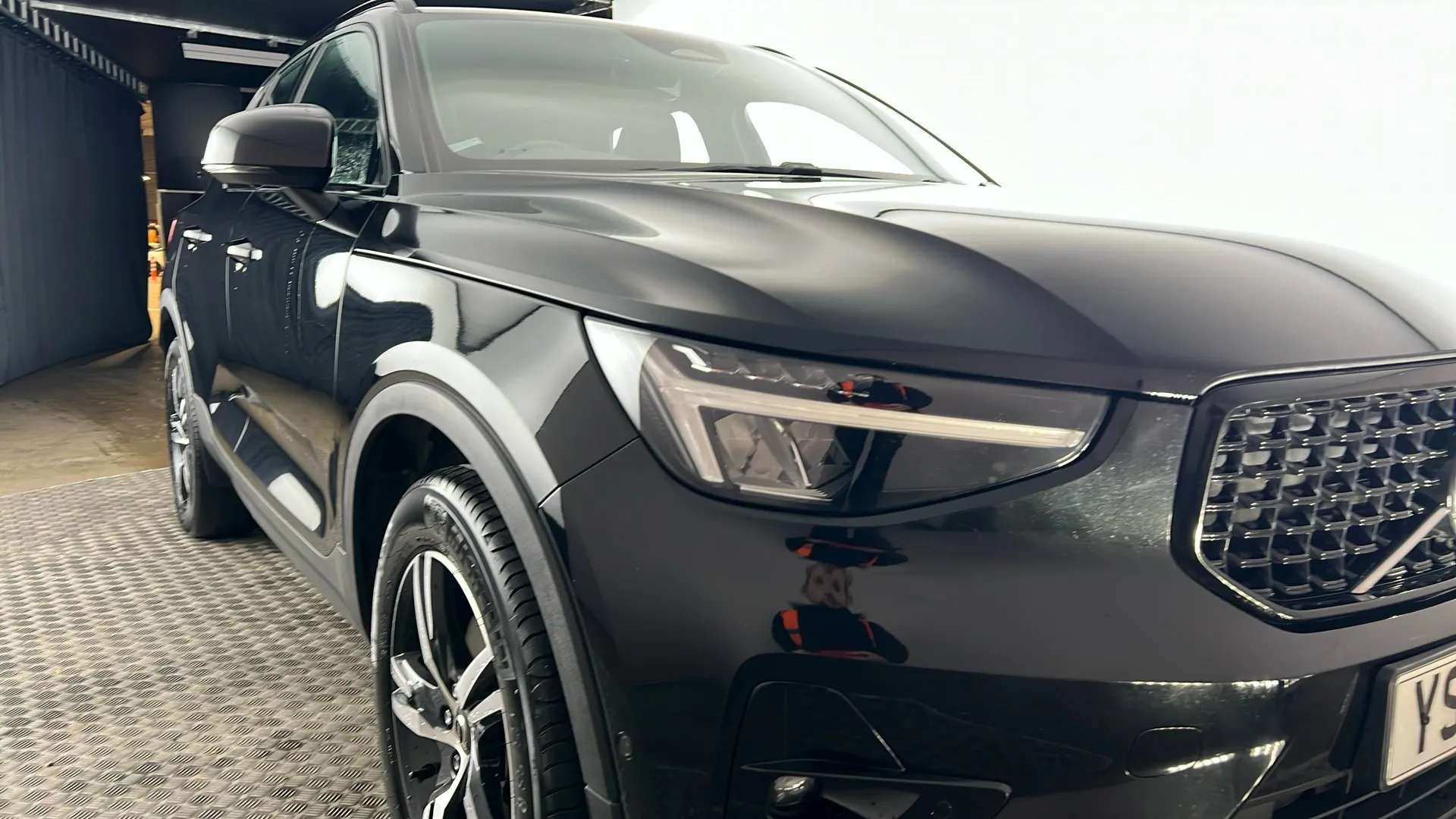 2023 VOLVO XC40 2023 VOLVO XC40