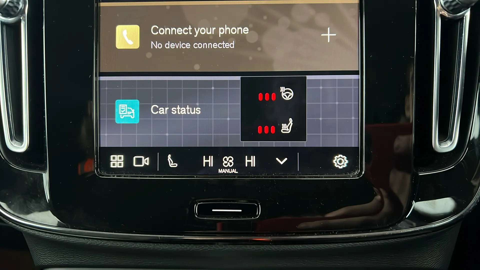 2023 VOLVO XC40 2023 VOLVO XC40