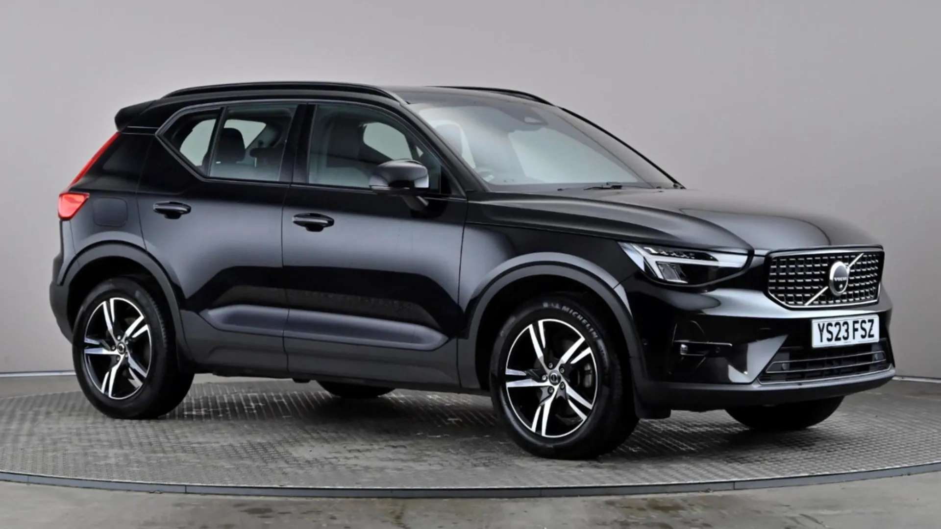 A 2023 VOLVO XC40 2.0 B3P Plus Dark Auto A 2023 VOLVO XC40 2.0 B3P Plus Dark Auto