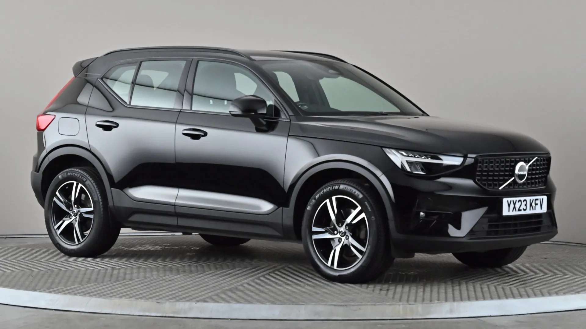 A 2023 VOLVO XC40 2.0 B3P Plus Dark Auto A 2023 VOLVO XC40 2.0 B3P Plus Dark Auto