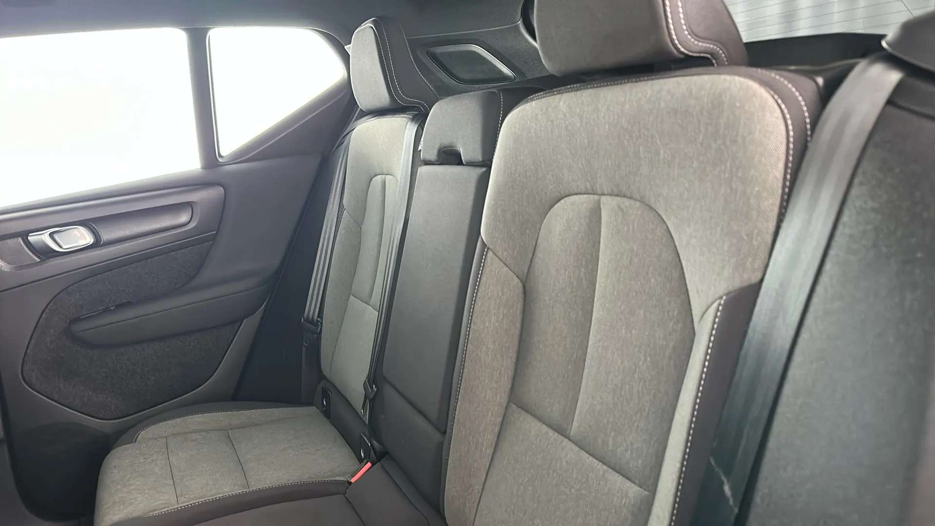 2023 VOLVO XC40 2023 VOLVO XC40