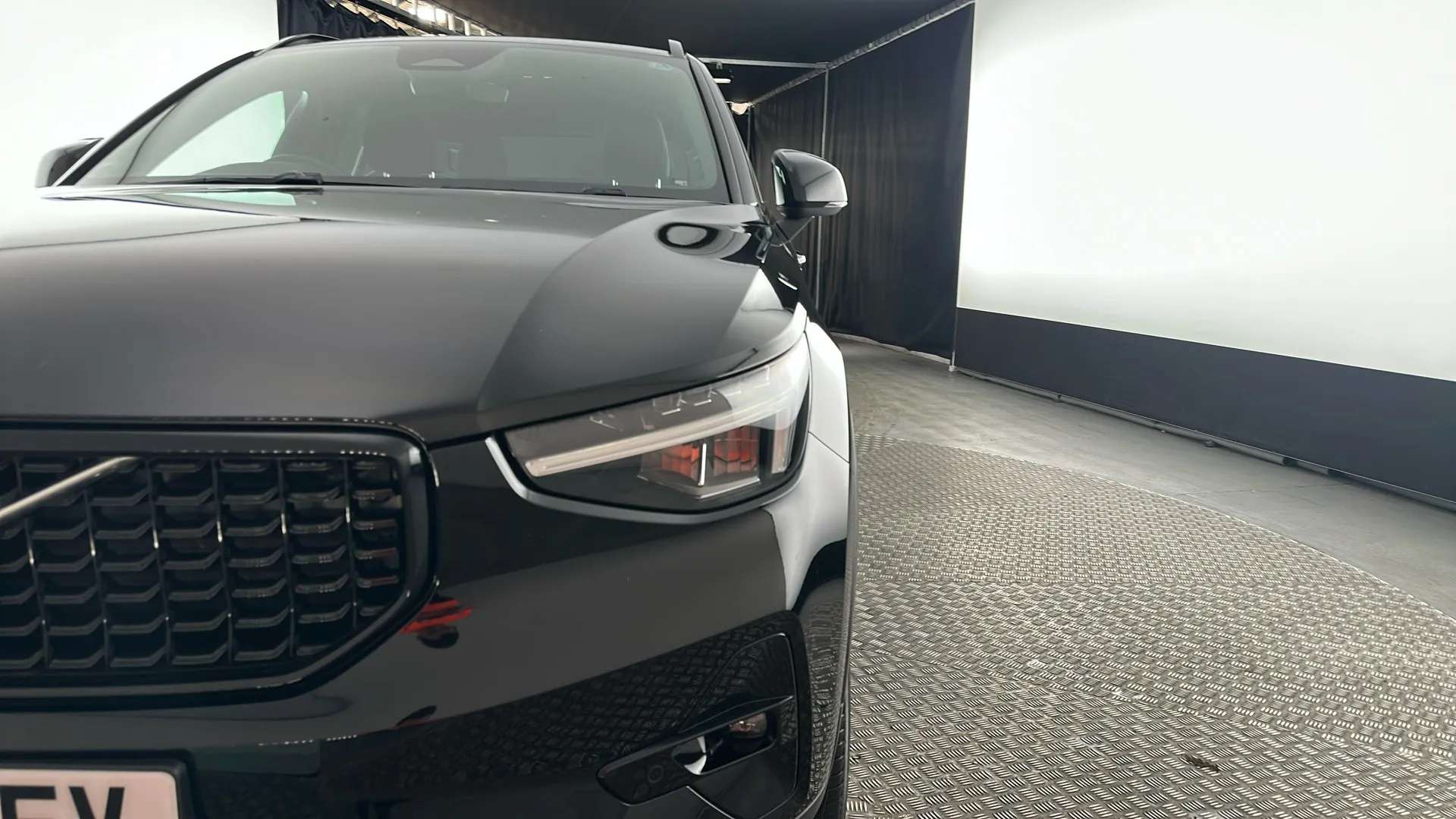 2023 VOLVO XC40 2023 VOLVO XC40